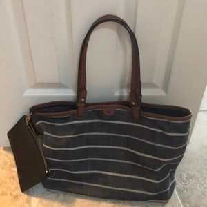 Fossil tote